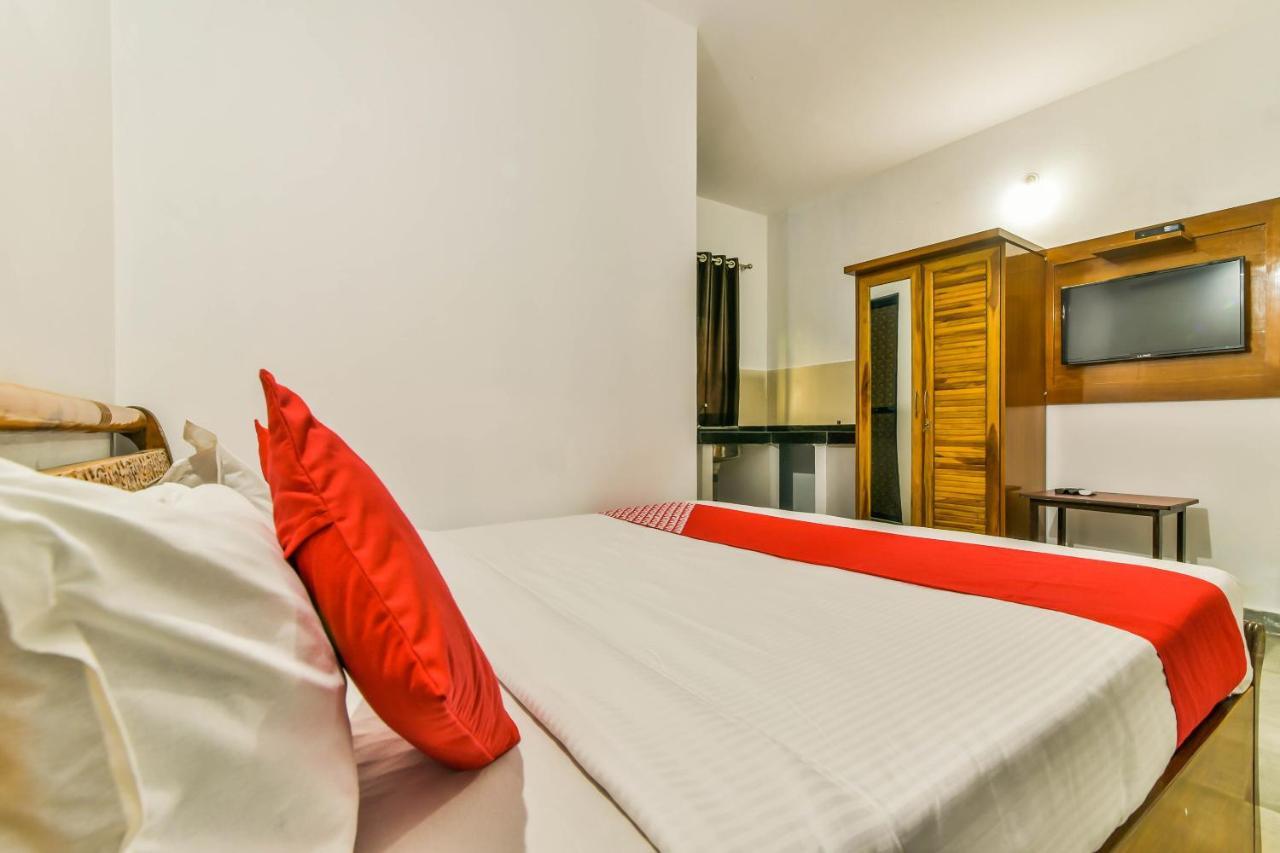 Collection O 15487 Ashoka King Hotel Мандрем Екстериор снимка