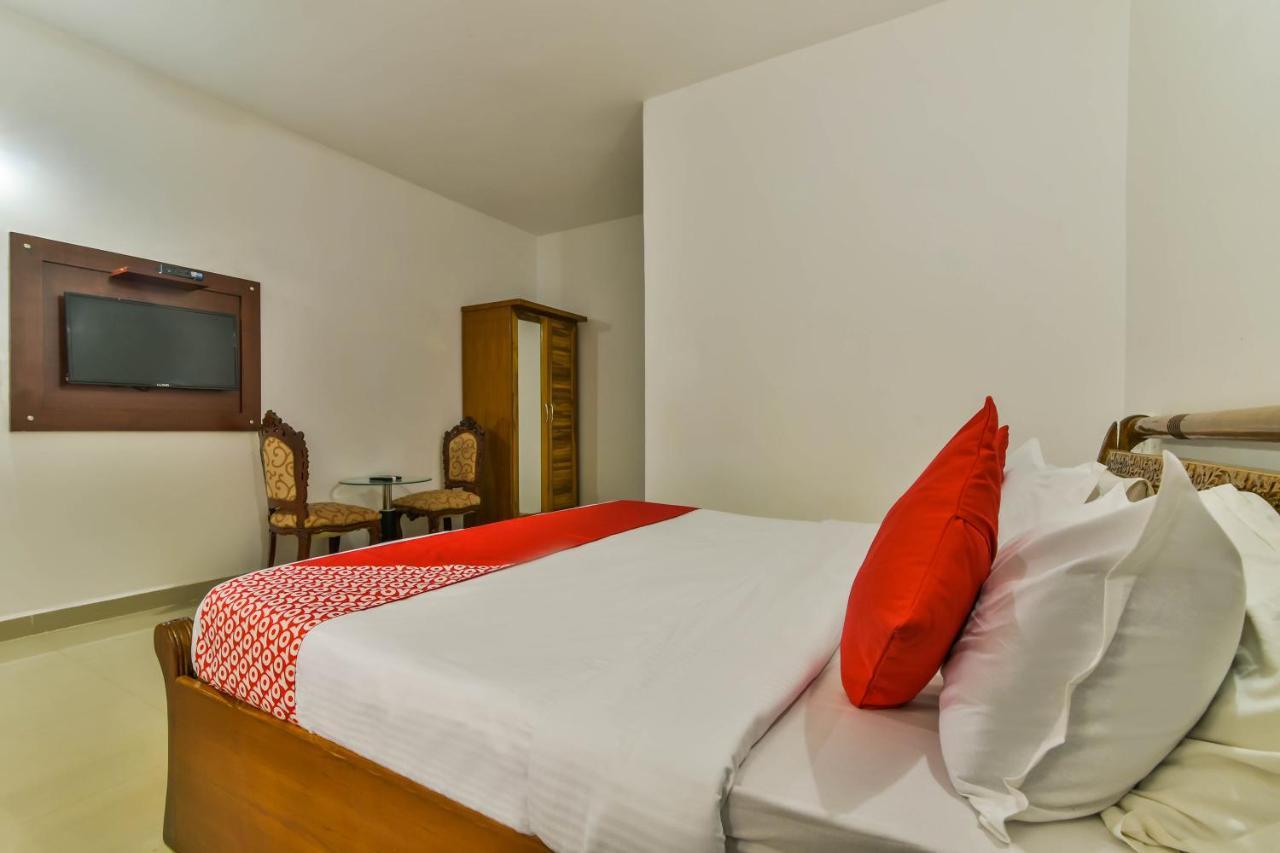 Collection O 15487 Ashoka King Hotel Мандрем Екстериор снимка