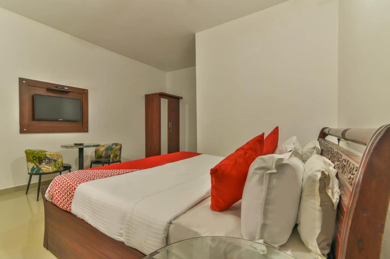 Collection O 15487 Ashoka King Hotel Мандрем Екстериор снимка
